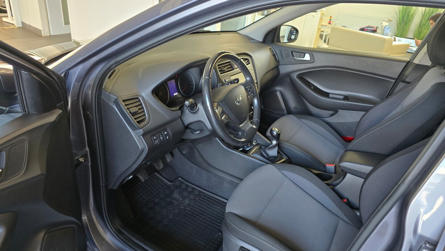 Hyundai i20
