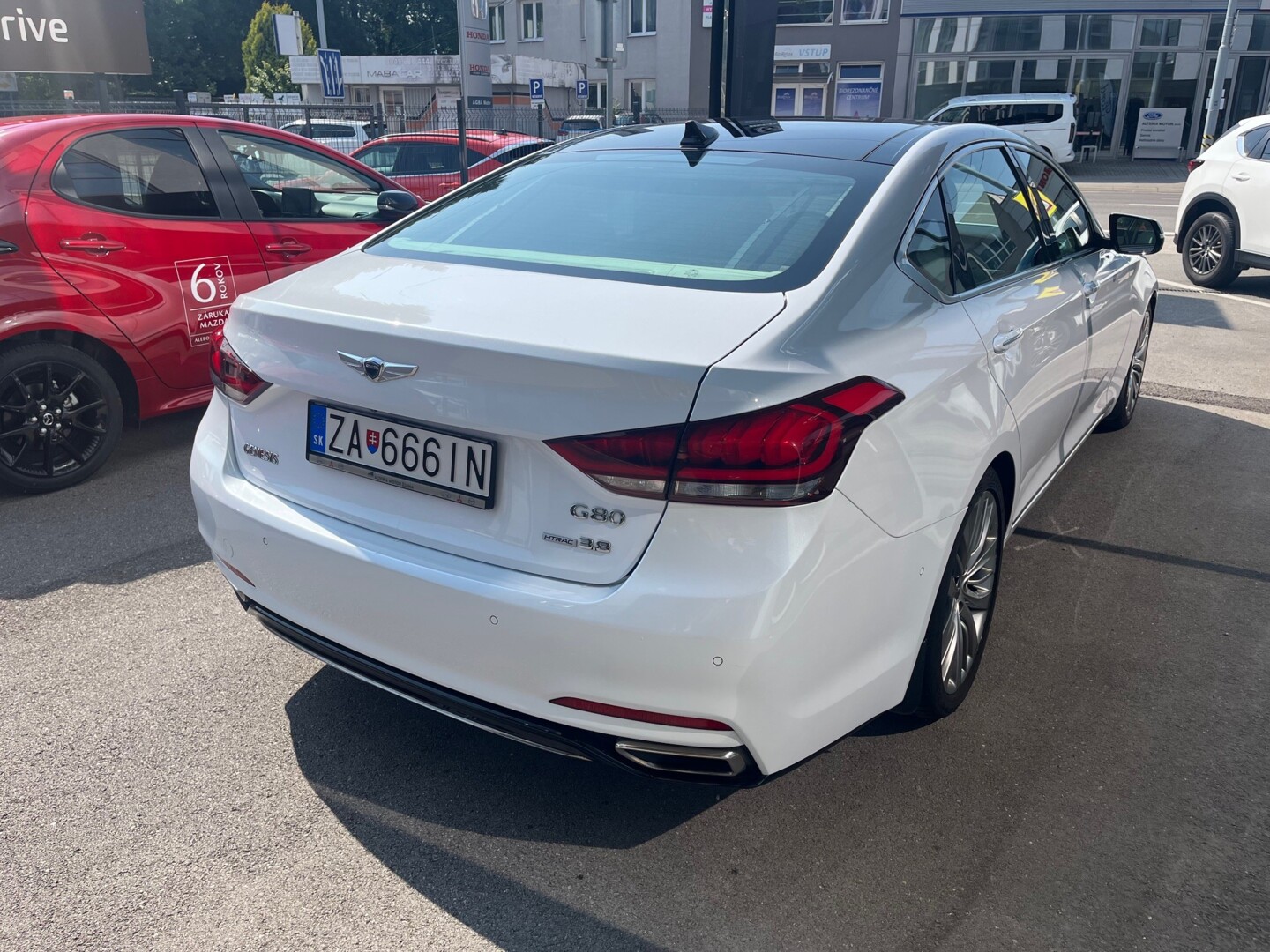 Hyundai GENESIS