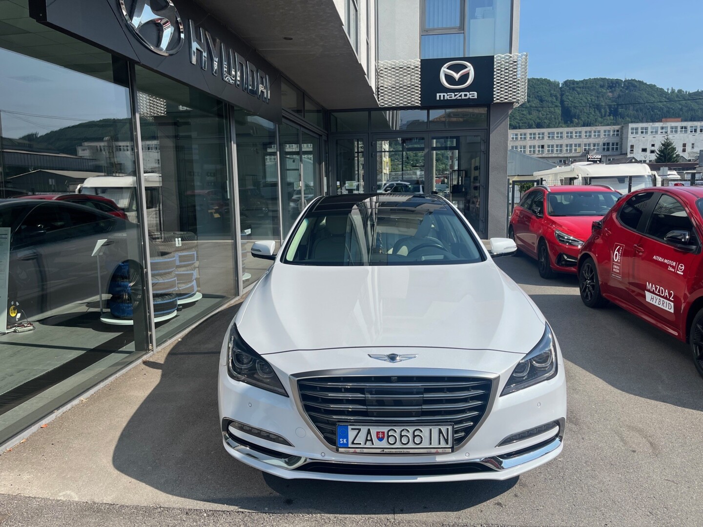 Hyundai GENESIS