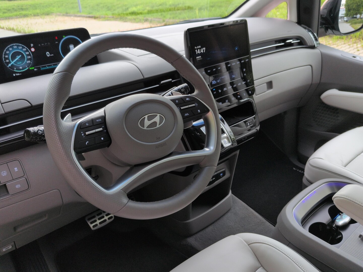 Hyundai STARIA